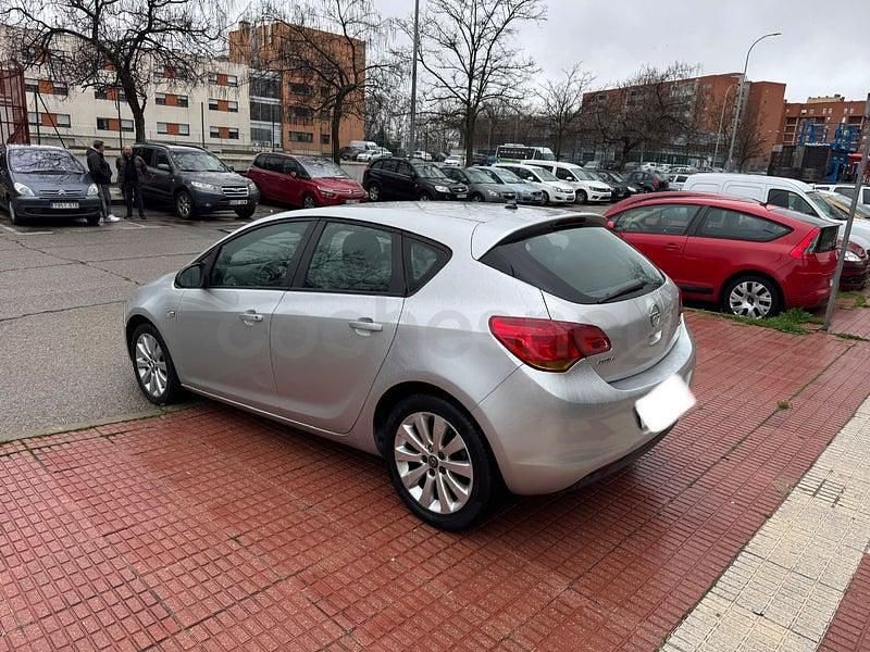 Usado Opel Astra Sportive 110 CV (80 kW) 2011 Gris / plata Berlina