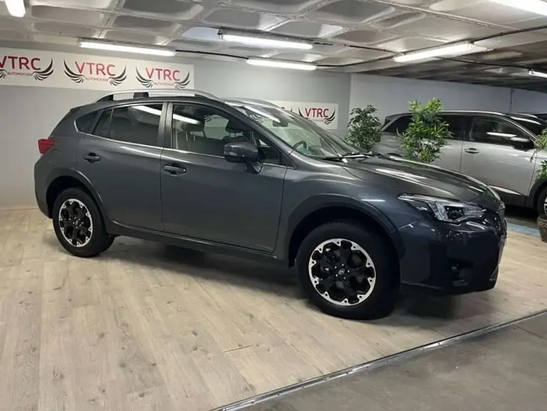 Usado Subaru XV Sport 114 CV (83 kW) 2022 Gris SUV