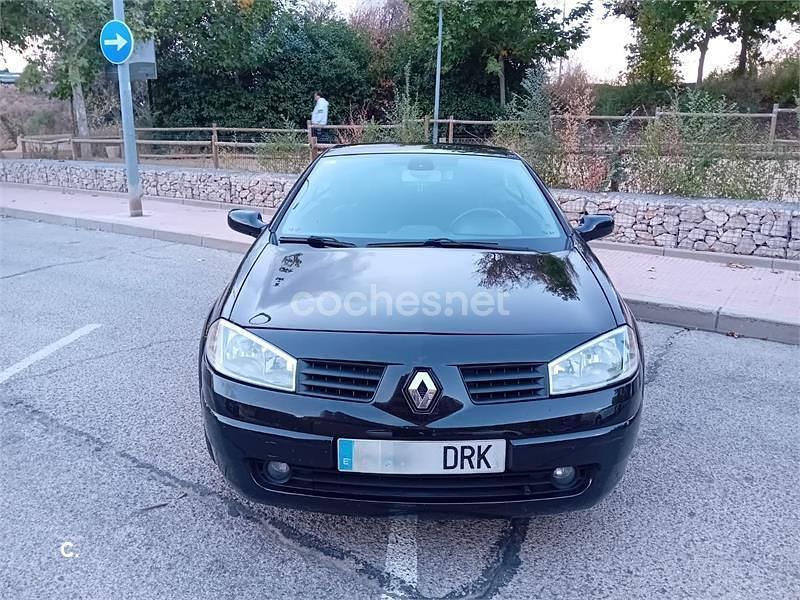 Negro Usado 2005 Renault Mégane Cabriolet Dynamique Descapotable | 2600 € (Precio justo) - Imagen 1/4