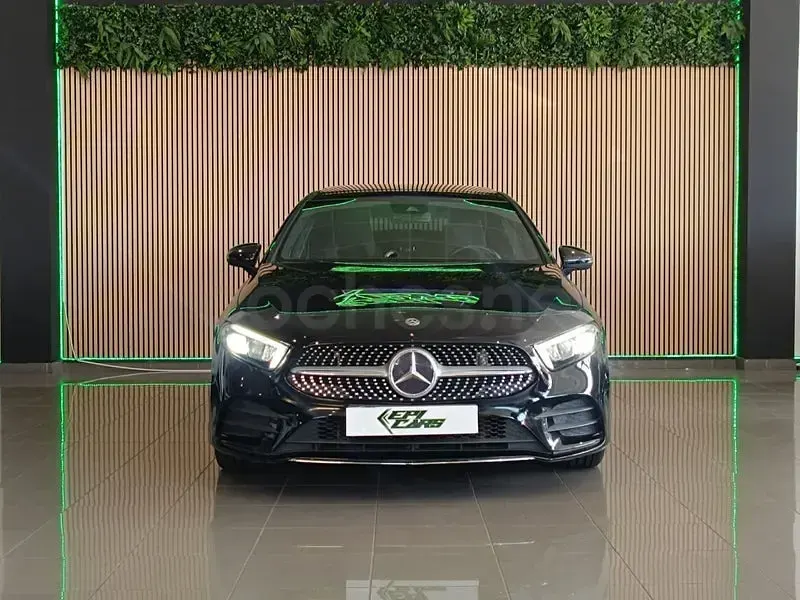 Usado Mercedes A250 224 CV (164 kW) 2018 Negro Berlina
