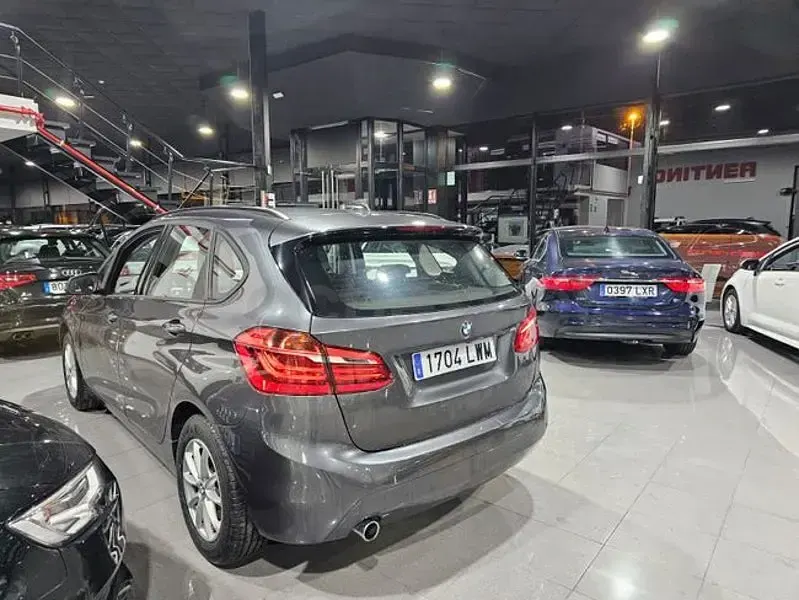 Usado BMW 216 Active Tourer Comfort Edition 116 CV (85 kW) 2016 Gris / plata Monovolumen
