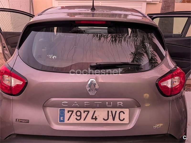 Usado Renault Captur Intens 90 CV (66 kW) 2016 Gris / plata SUV