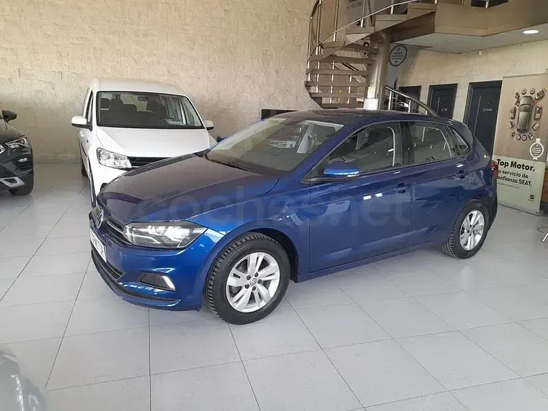 Usado VW Polo Advance 95 CV (69 kW) 2020 Azul Utilitario