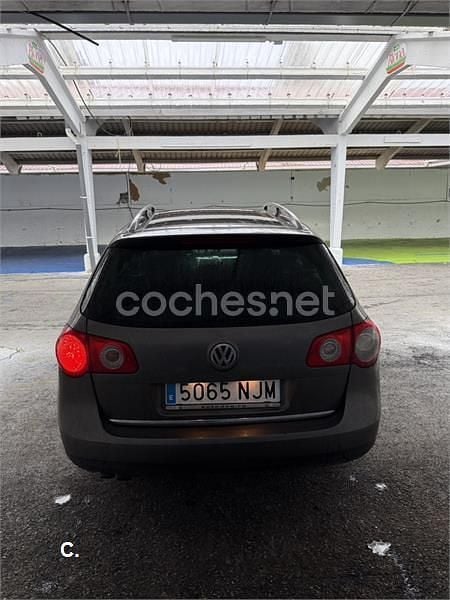 Usado VW Passat Advance 140 CV (102 kW) 2007 Gris / plata Familiar