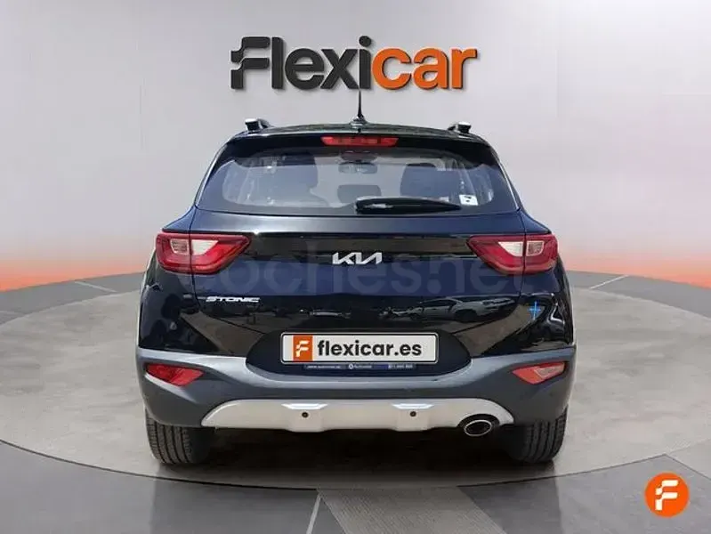 Usado Kia Stonic 84 CV (61 kW) 2021 Negro SUV