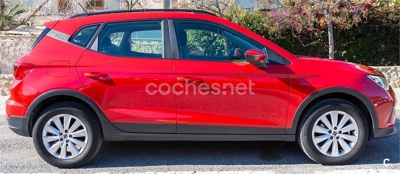Usado Seat Arona Style 110 CV (80 kW) 2022 Rojo SUV