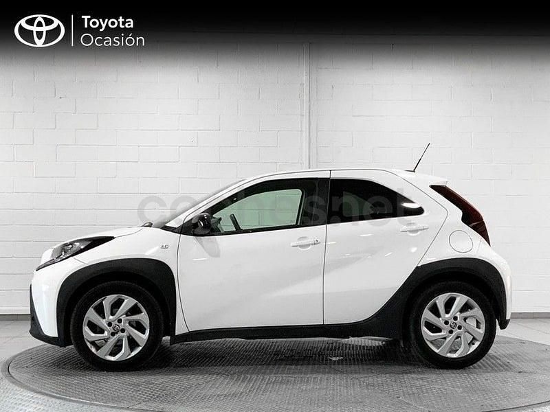 Usado Toyota Aygo X Play 72 CV (52 kW) 2024 Blanco SUV