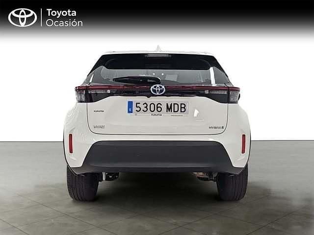 Usado Toyota Yaris Hybrid Active 116 CV (85 kW) 2022 Blanco Pickup/Camioneta