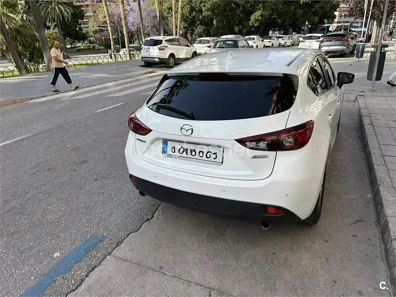 Usado Mazda 3 120 CV (88 kW) 2016 Blanco Berlina