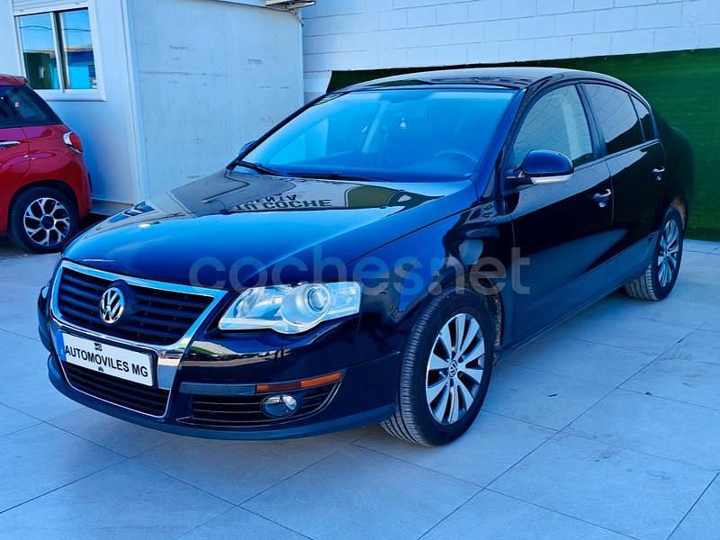 Azul Usado 2009 VW Passat Highline Berlina | 5490 € (Precio justo) - Imagen 1/4