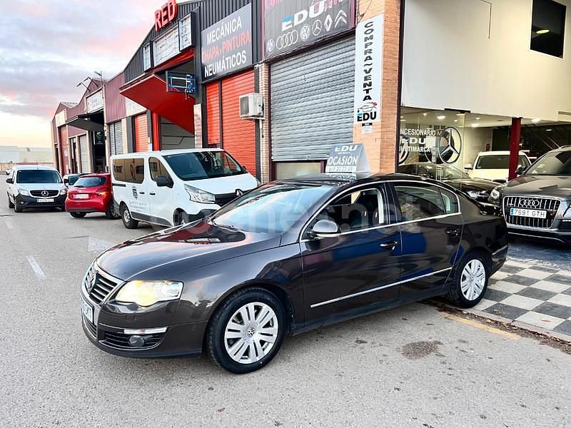 Usado VW Passat Highline 170 CV (125 kW) 2009 Negro Berlina