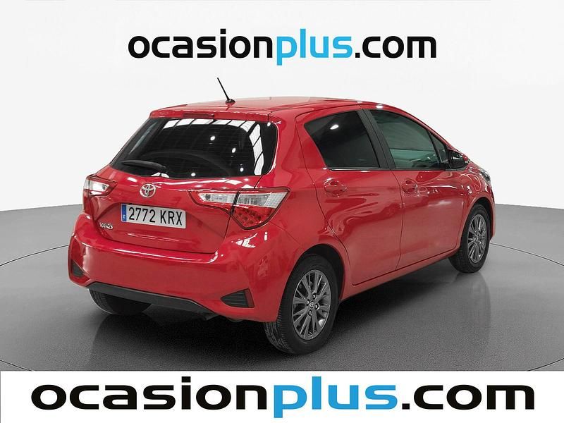 Usado Toyota Yaris Active 69 CV (50 kW) 2018 Rojo