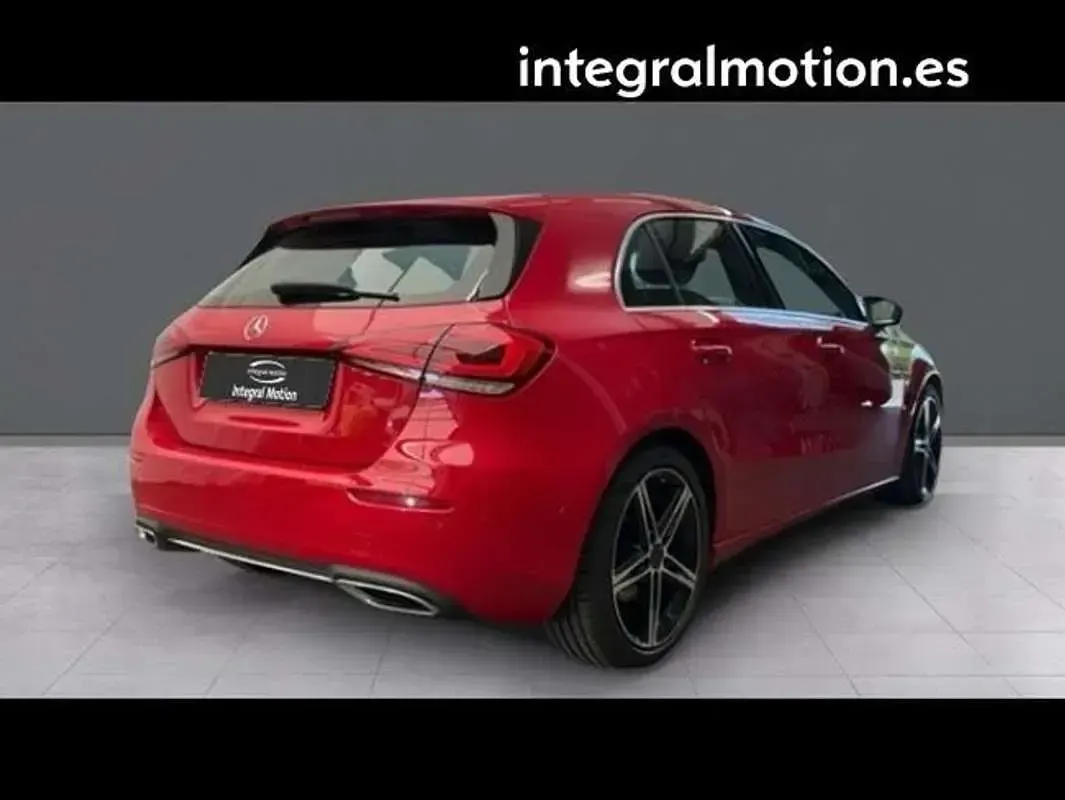 Usado Mercedes A200 150 CV (110 kW) 2019 Rojo Berlina