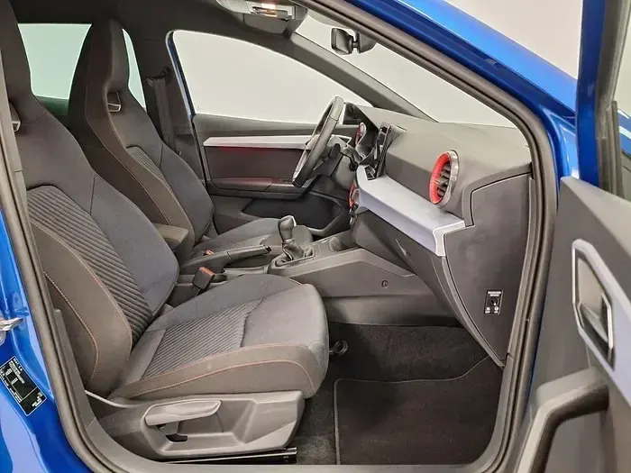 Usado Seat Ibiza FR 150 CV (110 kW) 2025 Azul Utilitario