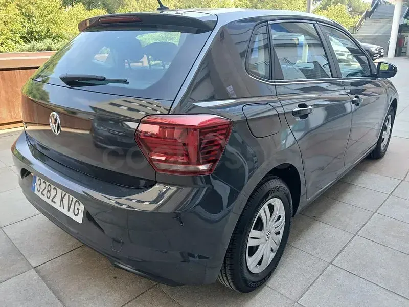 Usado VW Polo Edition 65 CV (47 kW) 2019 Gris / plata Utilitario