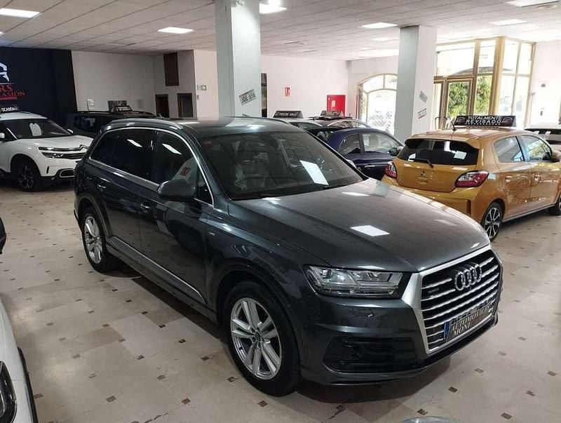 Usado Audi Q7 Design 218 CV (160 kW) 2017 Gris SUV