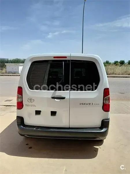 Usado Toyota Proace Verso Advance 131 CV (96 kW) 2022 Blanco Familiar