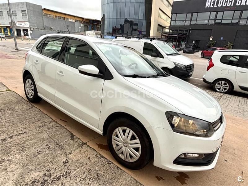 Usado VW Polo Edition 60 CV (44 kW) 2016 Blanco Berlina
