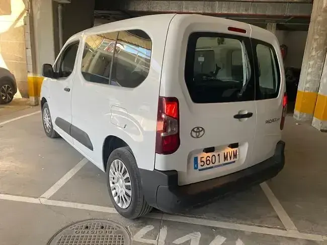 Usado Toyota Proace Verso City 100 CV (73 kW) 2024 Blanco Familiar