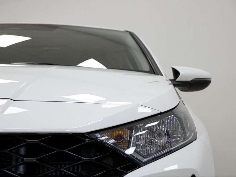 Usado Hyundai i20 101 CV (74 kW) 2022 Blanco Utilitario