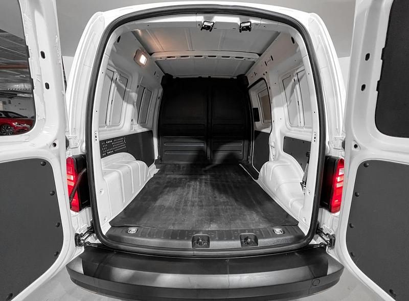 Usado VW Caddy Maxi Pro 103 CV (75 kW) 2018 Blanco candy Monovolumen