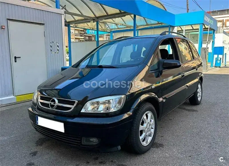 Usado Opel Zafira 100 CV (73 kW) 2004 Blanco Monovolumen
