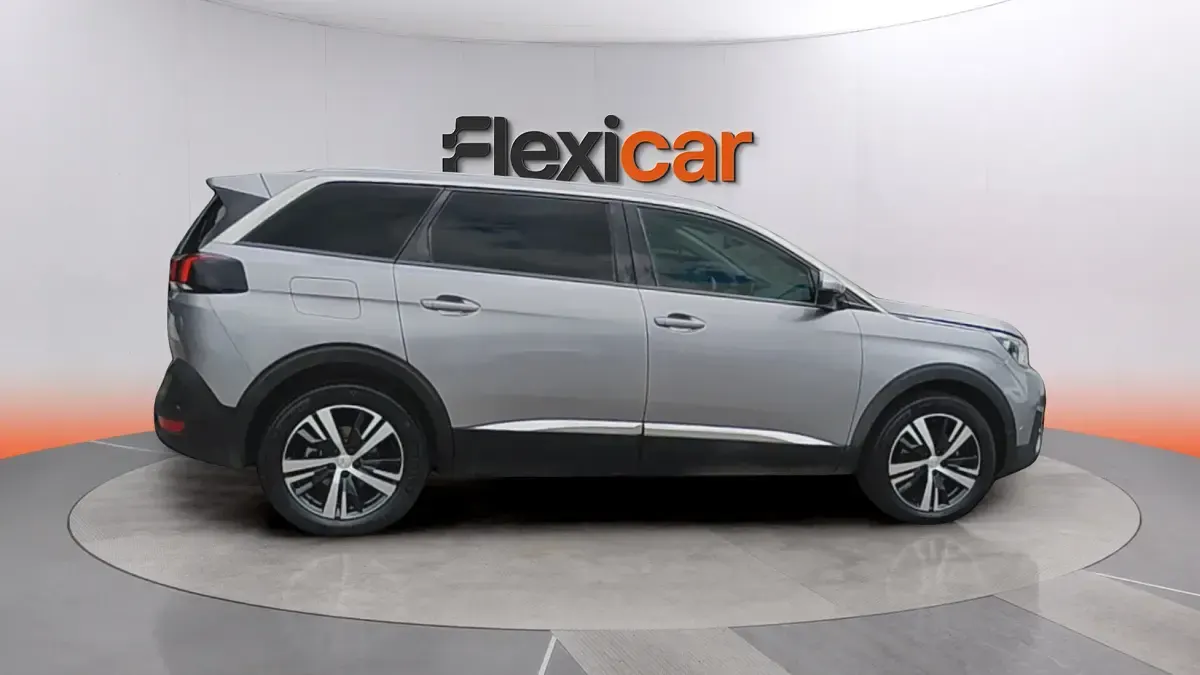 Usado Peugeot 5008 Active 131 CV (96 kW) 2019 Gris SUV