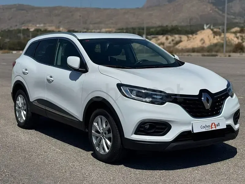 Usado Renault Kadjar LIMITED 140 CV (102 kW) 2021 Blanco SUV