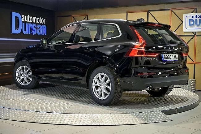 Usado Volvo XC60 Momentum 197 CV (144 kW) 2020 Negro SUV