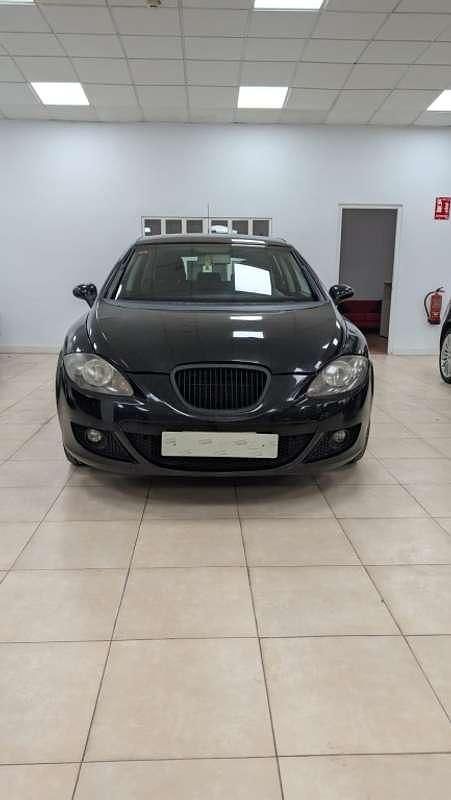 Usado Seat Leon Sport 105 CV (77 kW) 2007 Negro Utilitario