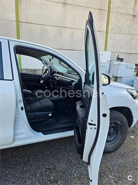 Usado Toyota HiLux 150 CV (110 kW) 2022 Blanco Pickup/Camioneta