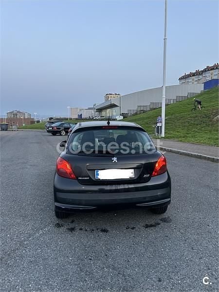 Usado Peugeot 207 90 CV (66 kW) 2007 Negro Berlina