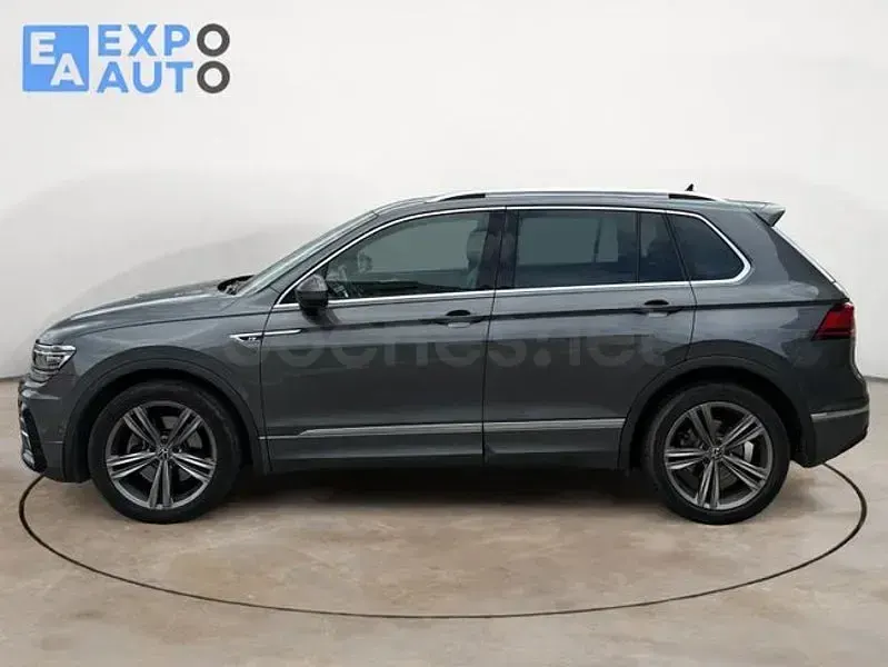 Usado VW Tiguan Sportline 190 CV (139 kW) 2020 Gris / plata SUV