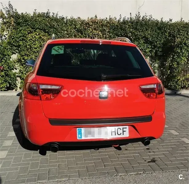 Usado Seat Exeo Sport 210 CV (154 kW) 2011 Rojo Familiar