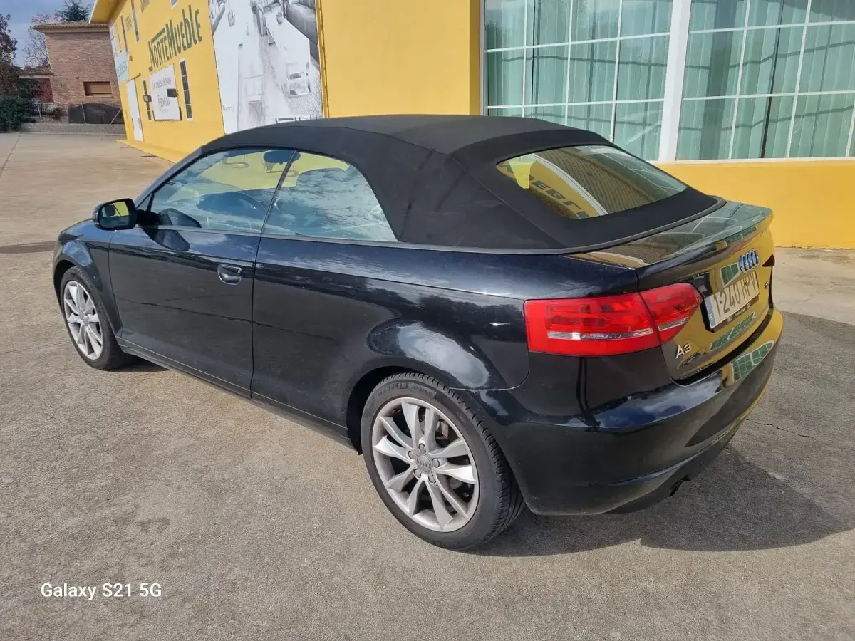 Usado Audi A3 105 CV (77 kW) 2013 Negro Descapotable