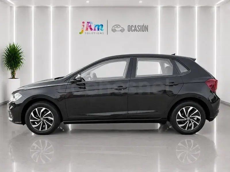 Usado VW Polo Life 95 CV (69 kW) 2021 Negro Utilitario