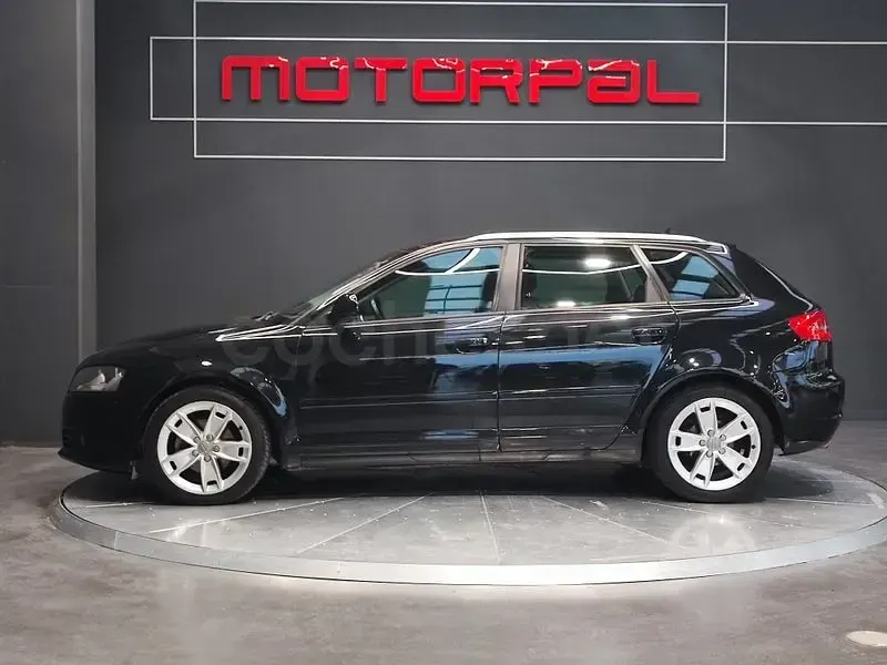 Usado Audi A3 Sportback Ambiente 140 CV (102 kW) 2009 Negro Utilitario