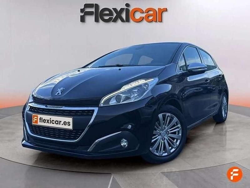 Usado Peugeot 208 Allure 82 CV (60 kW) 2018 Negro Utilitario