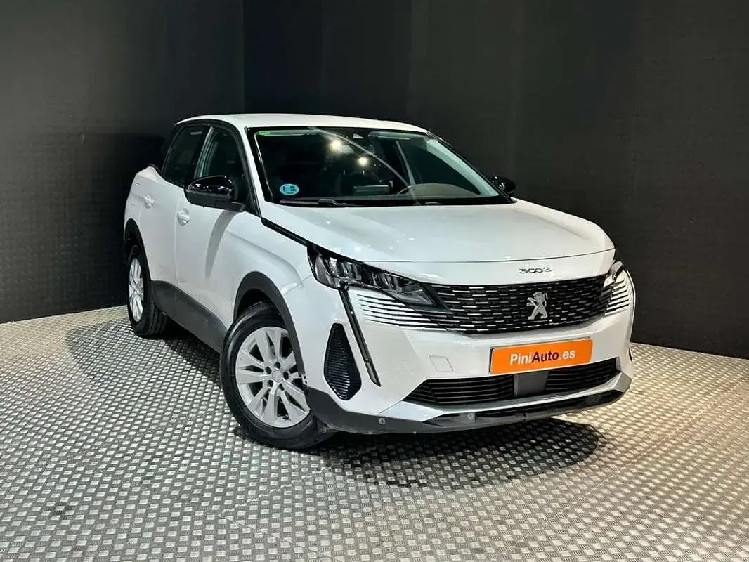 Usado Peugeot 3008 Active 130 CV (95 kW) 2022 Blanco SUV