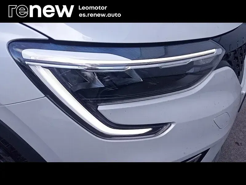 Käytetty Renault Arkana Evolution 145 HP (106 kW) 2025 Valkoinen Katumaasturi