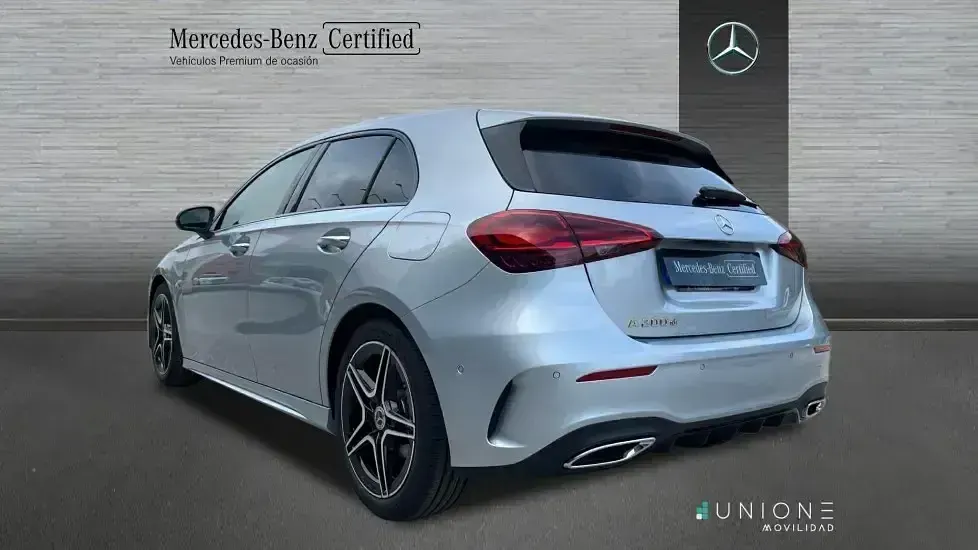 Usado Mercedes A200 150 CV (110 kW) 2025 Gris Berlina