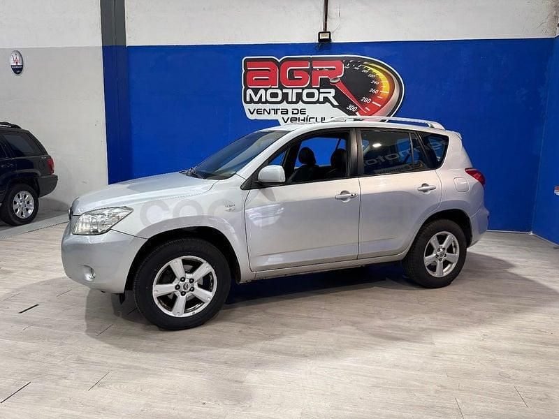 Usado Toyota RAV4 Luna 136 CV (100 kW) 2006 Gris / plata SUV