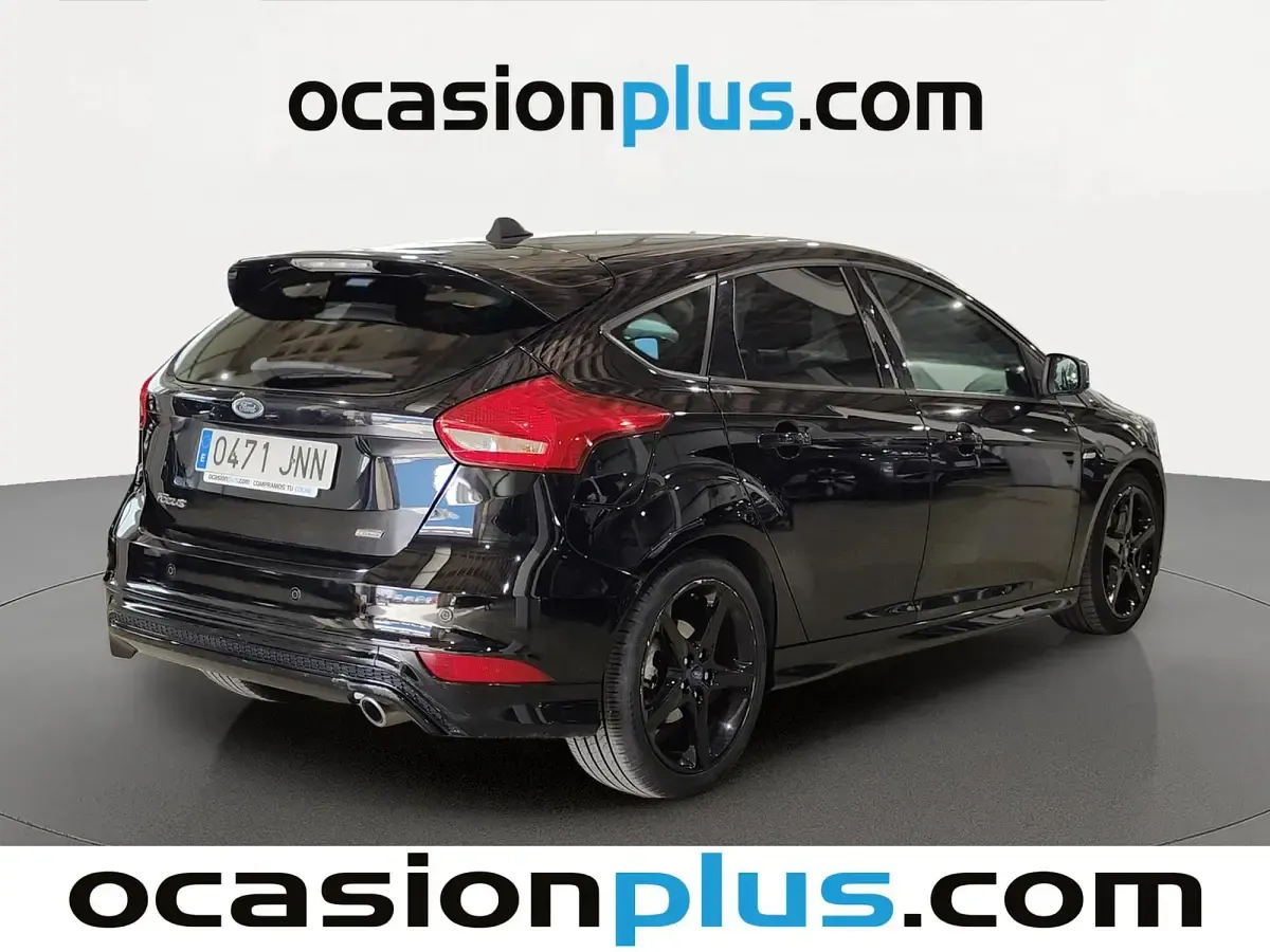 Usado Ford Focus ST-Line 150 CV (110 kW) 2016 Negro Utilitario
