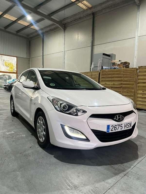 Blanco Usado 2013 Hyundai i30 Base Utilitario | 6300 € - Imagen 1/4