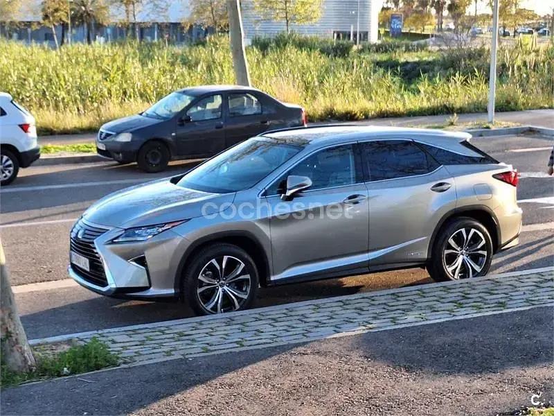 Usado Lexus RX450h Executive Line 313 CV (230 kW) 2020 Gris / plata SUV