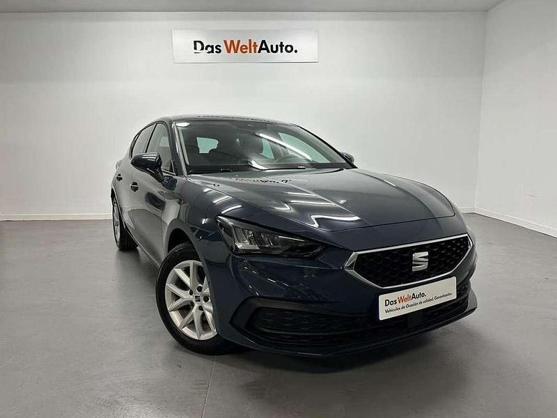Usado Seat Leon Style 116 CV (85 kW) 2025 Azul Utilitario