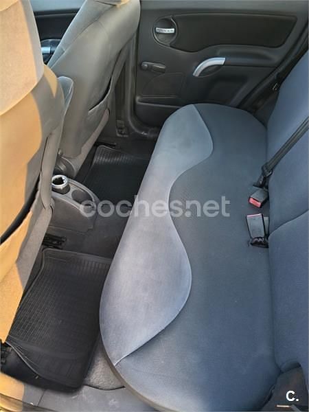 Usado Citroën C3 61 CV (44 kW) 2004 Verde Berlina