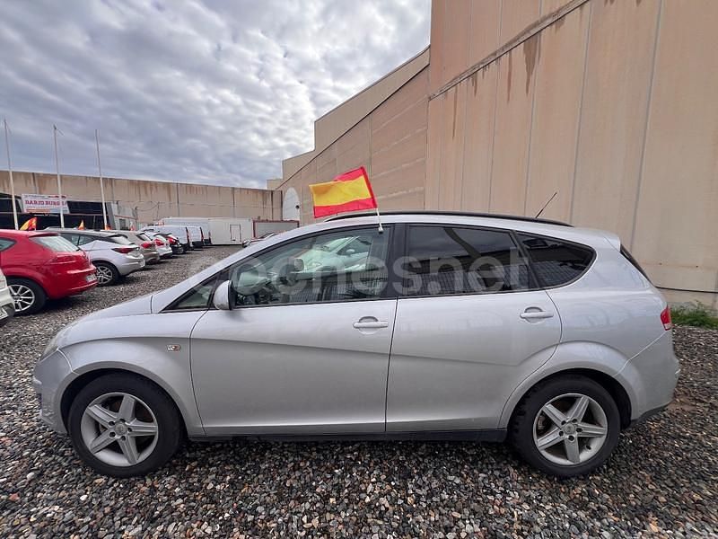 Usado Seat Altea XL Reference 105 CV (77 kW) 2012 Gris / plata Monovolumen