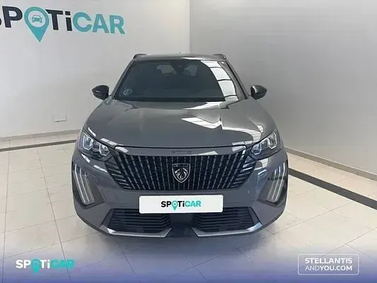 Usado Peugeot 2008 Allure 145 CV (106 kW) 2025 Gris / plata SUV