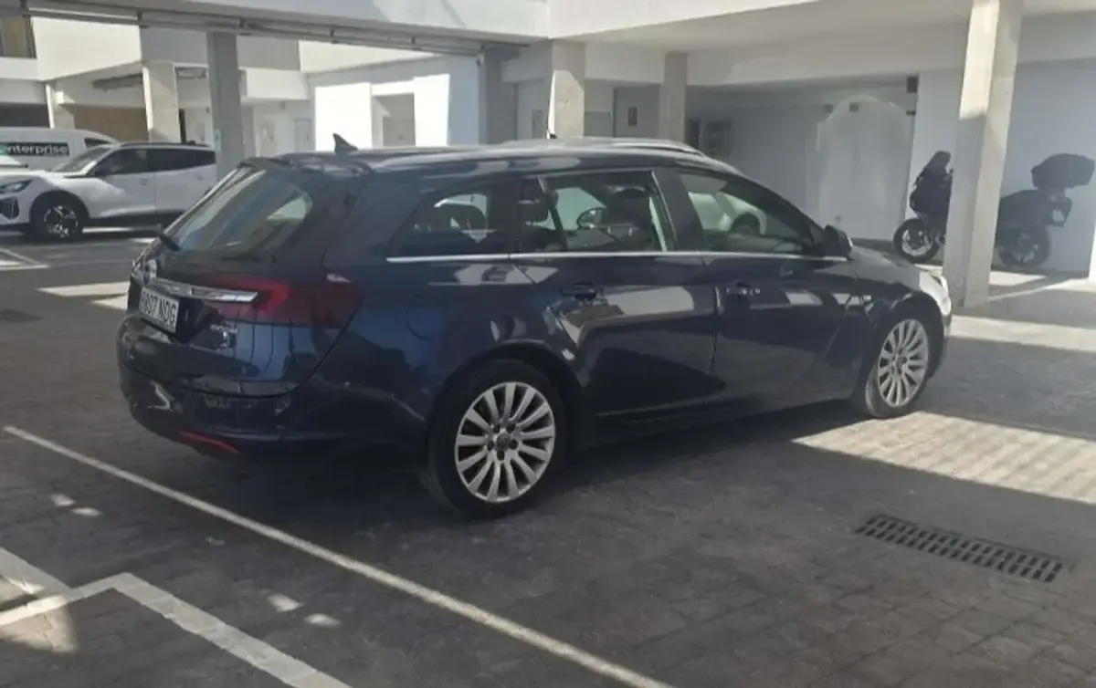 Usado Opel Insignia Business 120 CV (88 kW) 2014 Azul Berlina